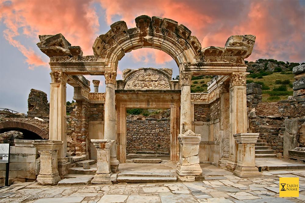 Efes Antik Kenti Kalıntıları